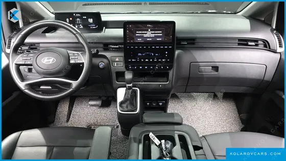 HYUNDAI STARIA 4WD TOURER 9-SEATER