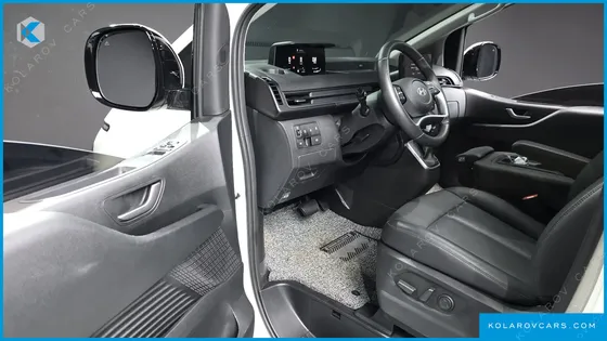HYUNDAI STARIA 4WD TOURER 9-SEATER
