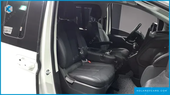 HYUNDAI STARIA 4WD TOURER 9-SEATER
