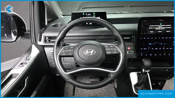 HYUNDAI STARIA 4WD TOURER 9-SEATER