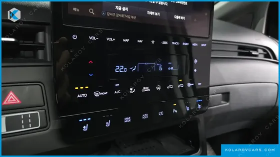 HYUNDAI STARIA 4WD TOURER 9-SEATER