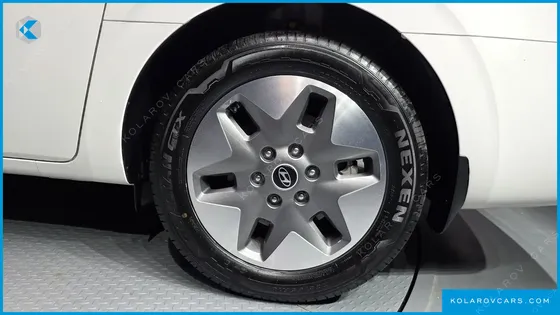 HYUNDAI STARIA 4WD TOURER 9-SEATER
