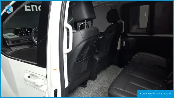 HYUNDAI STARIA 4WD TOURER 9-SEATER
