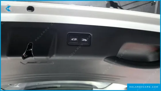 HYUNDAI STARIA 4WD TOURER 9-SEATER