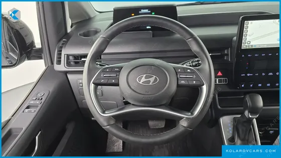 HYUNDAI STARIA TOURER 9-SEATER