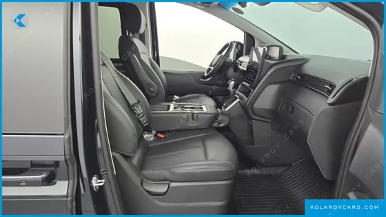 HYUNDAI STARIA TOURER 9-SEATER