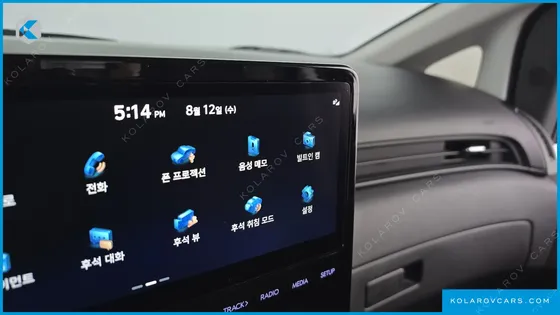 HYUNDAI STARIA TOURER 9-SEATER