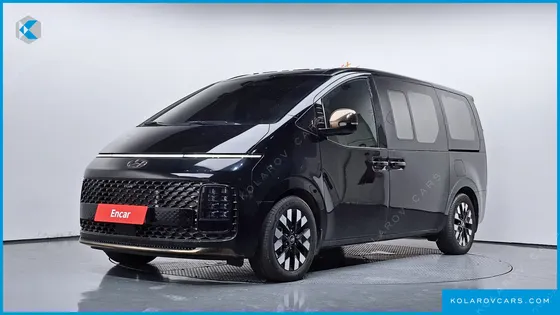 HYUNDAI STARIA 4WD LOUNGE 9-SEATER