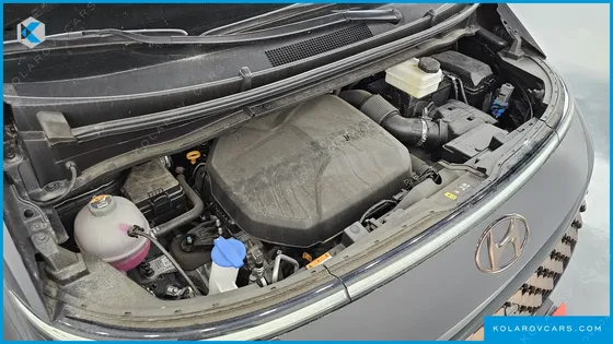 HYUNDAI STARIA 4WD LOUNGE 9-SEATER