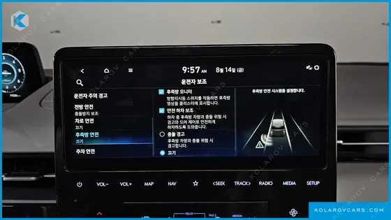 HYUNDAI STARIA 4WD LOUNGE 9-SEATER