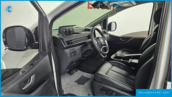 HYUNDAI STARIA L3.5 CARGO 5-SEATER