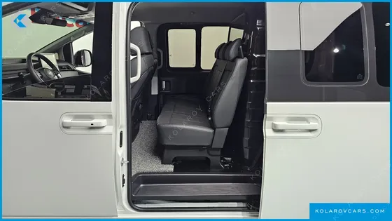 HYUNDAI STARIA L3.5 CARGO 5-SEATER