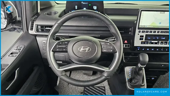 HYUNDAI STARIA L3.5 CARGO 5-SEATER