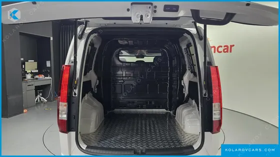 HYUNDAI STARIA L3.5 CARGO 5-SEATER