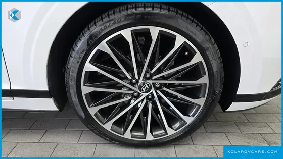 HYUNDAI GRANDEUR CALLIGRAPHY