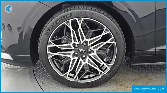 HYUNDAI GRANDEUR EXCLUSIVE