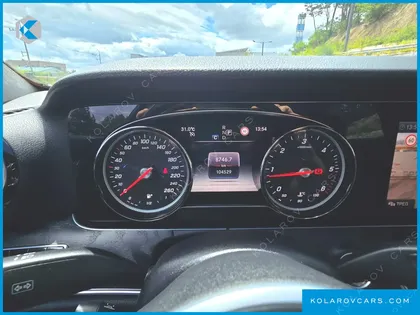 MERCEDES E-CLASS E220D AVANTGARDE