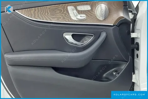 MERCEDES E-CLASS E300E 4MATIC EXCLUSIVE