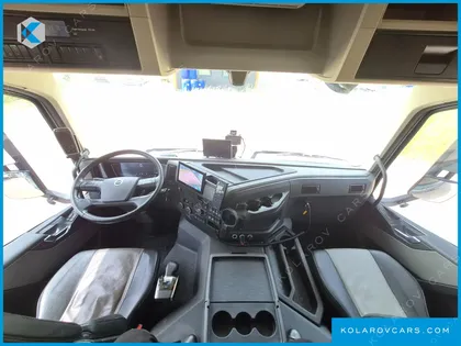VOLVO CARGO TRUCK 8X4