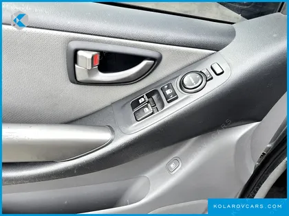 HYUNDAI GRAND STAREX NONE