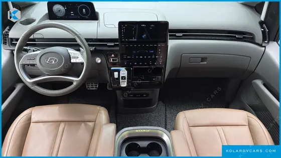 HYUNDAI STARIA 4WD LOUNGE 9-SEATER