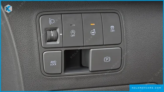 HYUNDAI STARIA 4WD LOUNGE 9-SEATER