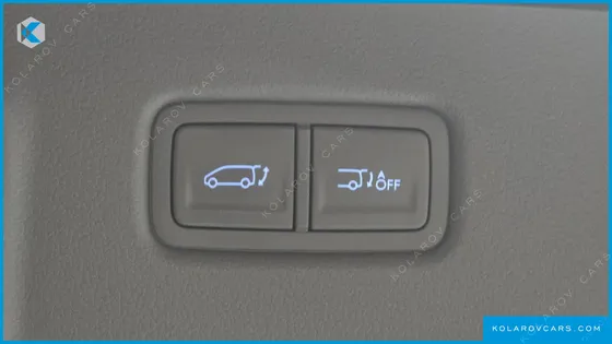 HYUNDAI STARIA 4WD LOUNGE 9-SEATER