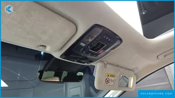 HYUNDAI STARIA 4WD LOUNGE 9-SEATER
