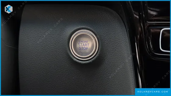 HYUNDAI STARIA 4WD LOUNGE 9-SEATER