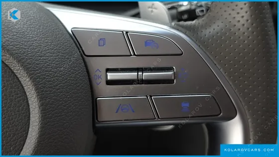 HYUNDAI STARIA 4WD LOUNGE 9-SEATER