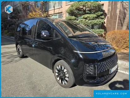HYUNDAI STARIA 4WD LOUNGE 9-SEATER