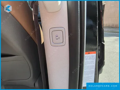 HYUNDAI STARIA 4WD LOUNGE 9-SEATER