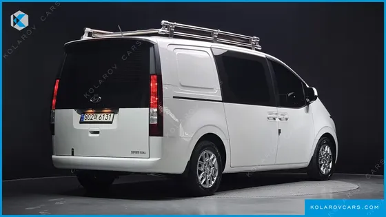HYUNDAI STARIA CARGO 5-SEATER
