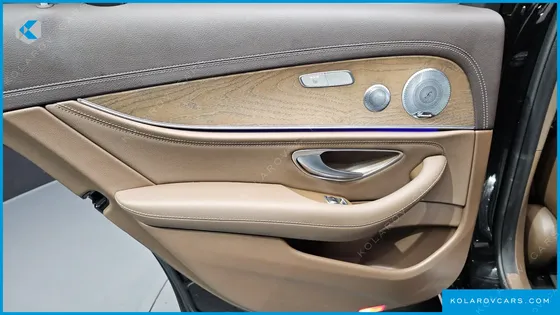 MERCEDES E-CLASS E300 4MATIC EXCLUSIVE