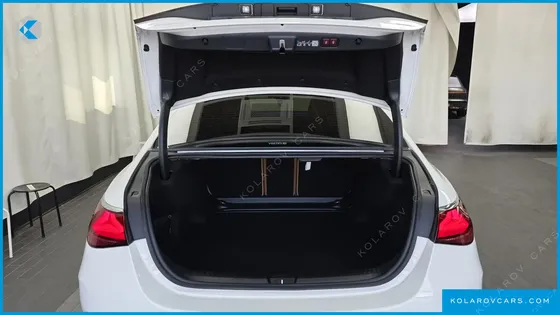 MERCEDES E-CLASS E300 4MATIC AMG LINE