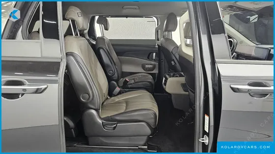 KIA CARNIVAL DIESEL 9-SEATER NOBLESSE