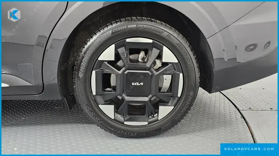 KIA CARNIVAL DIESEL 9-SEATER NOBLESSE