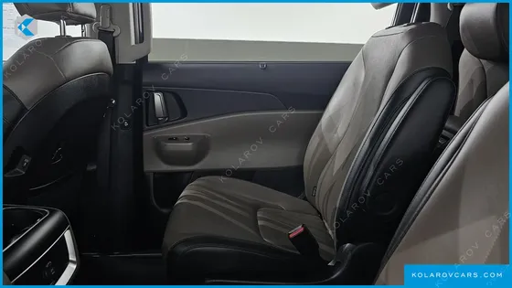 KIA CARNIVAL DIESEL 9-SEATER NOBLESSE