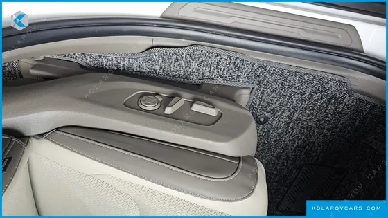 KIA CARNIVAL HEV 7-SEATER HI LIMOUSINE