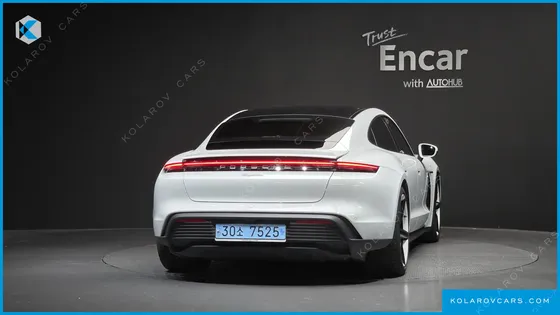 PORSCHE TAYCAN BASE