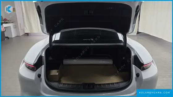 PORSCHE TAYCAN BASE