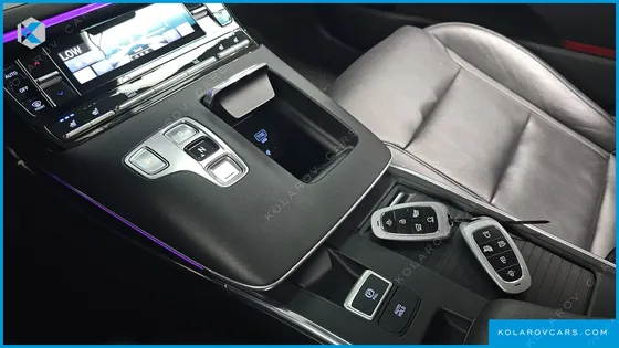 HYUNDAI GRANDEUR LE BLANC