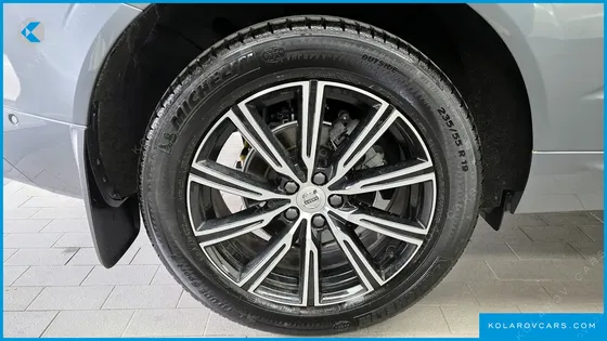 VOLVO XC60 B5 INSCRIPTION