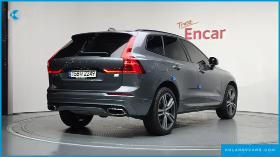 VOLVO XC60 T8 R-DESIGN