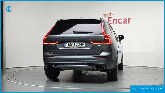 VOLVO XC60 T8 R-DESIGN