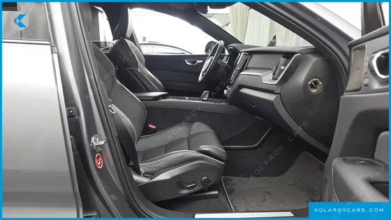 VOLVO XC60 T8 R-DESIGN