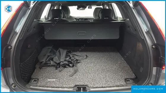 VOLVO XC60 T8 R-DESIGN