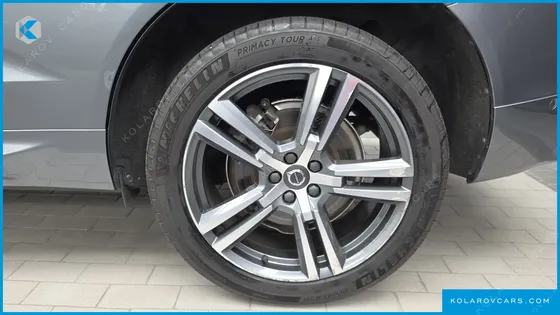 VOLVO XC60 T8 R-DESIGN