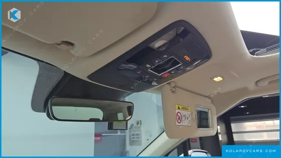 KIA CARNIVAL GASOLINE 9-SEATER SIGNATURE