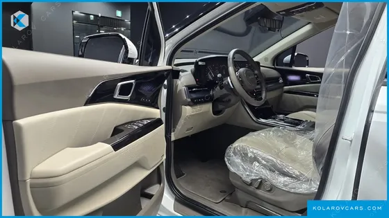 KIA CARNIVAL GASOLINE 7-SEATER HI-LIMOUSINE